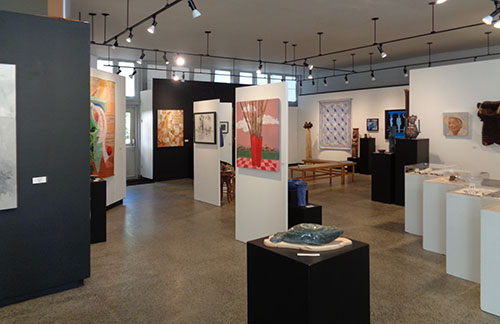 Exposition collective du tour des arts à la Galerie Arts Sutton Exposition collective du tour des arts à la Galerie Arts Sutton